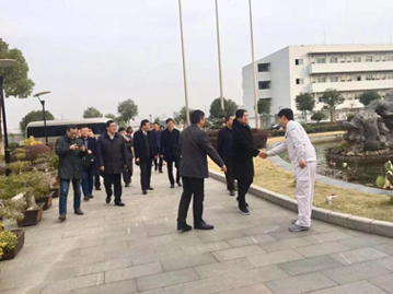 Deputy Mayor Ding and his party came to Xiangyang SunRise to investigate the cooperation between enterprises and schools